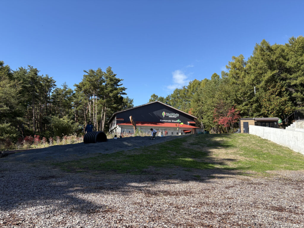 砂場と室内遊び場