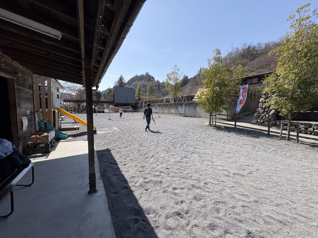 広々とした遊び場